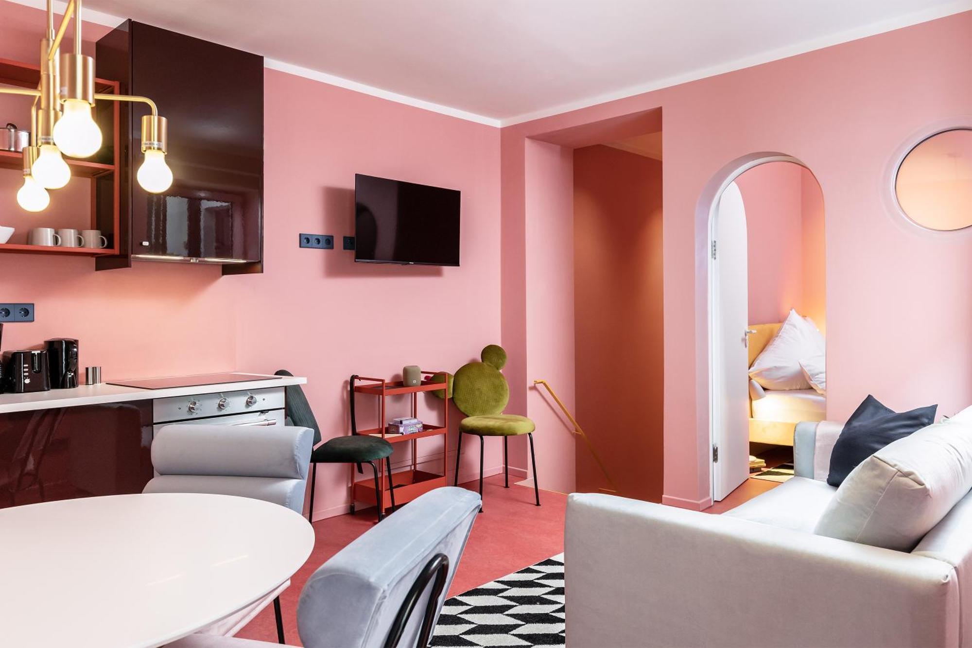 Coolest Apartment In Berlin, Easy Check-In, Crazy Style, Close To Center #5 Bagian luar foto