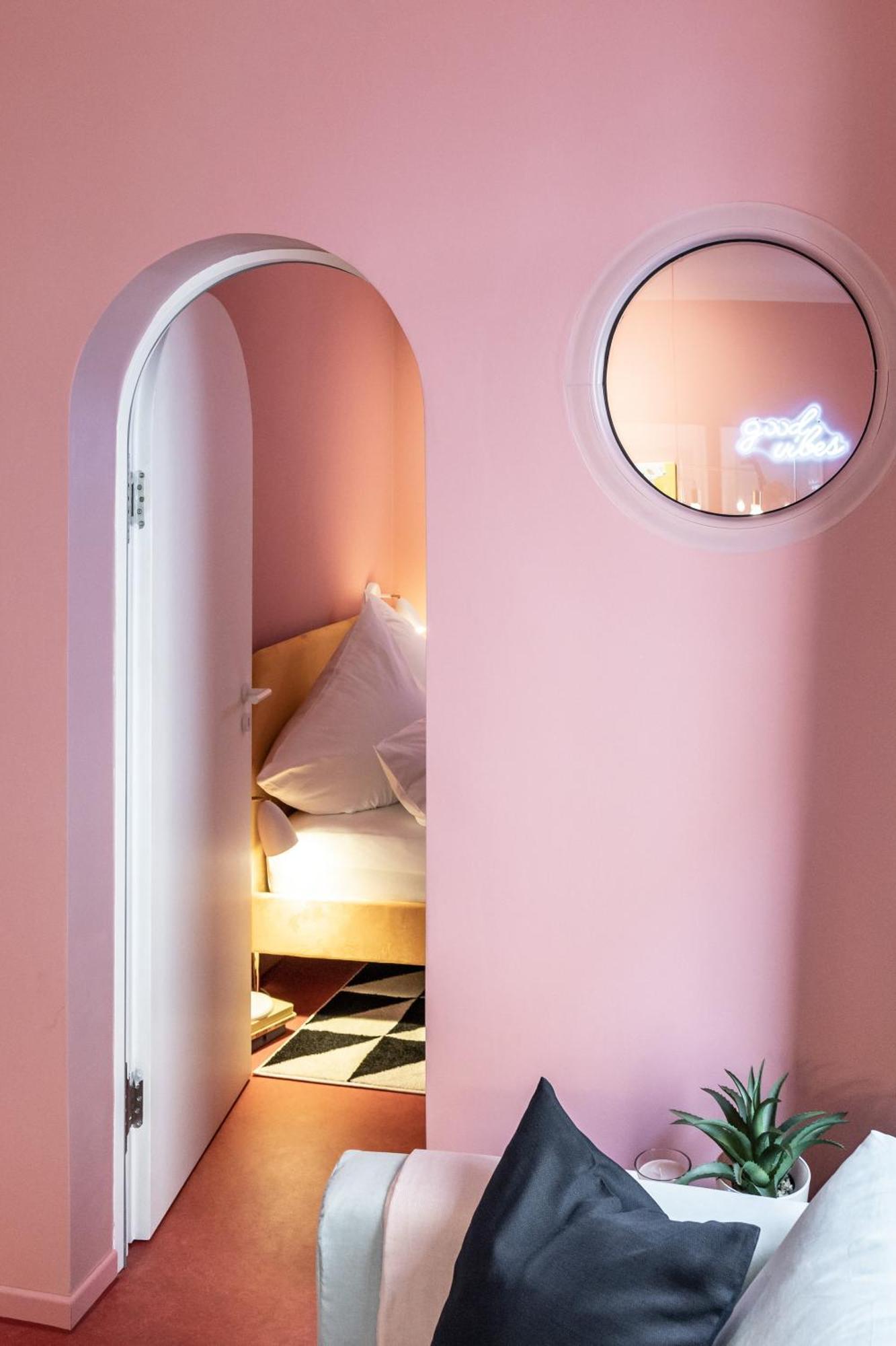 Coolest Apartment In Berlin, Easy Check-In, Crazy Style, Close To Center #5 Bagian luar foto